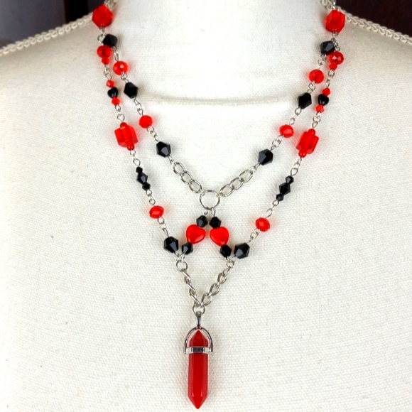 Red & black goth fairycore style beaded necklace - Picture 1 of 5